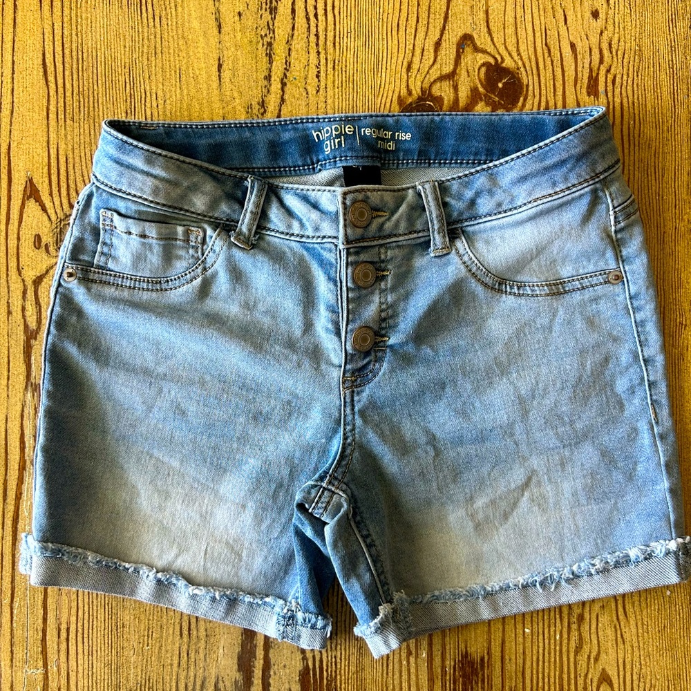 Girls Hippie Girl regular rise midi jeans shorts. Size 14